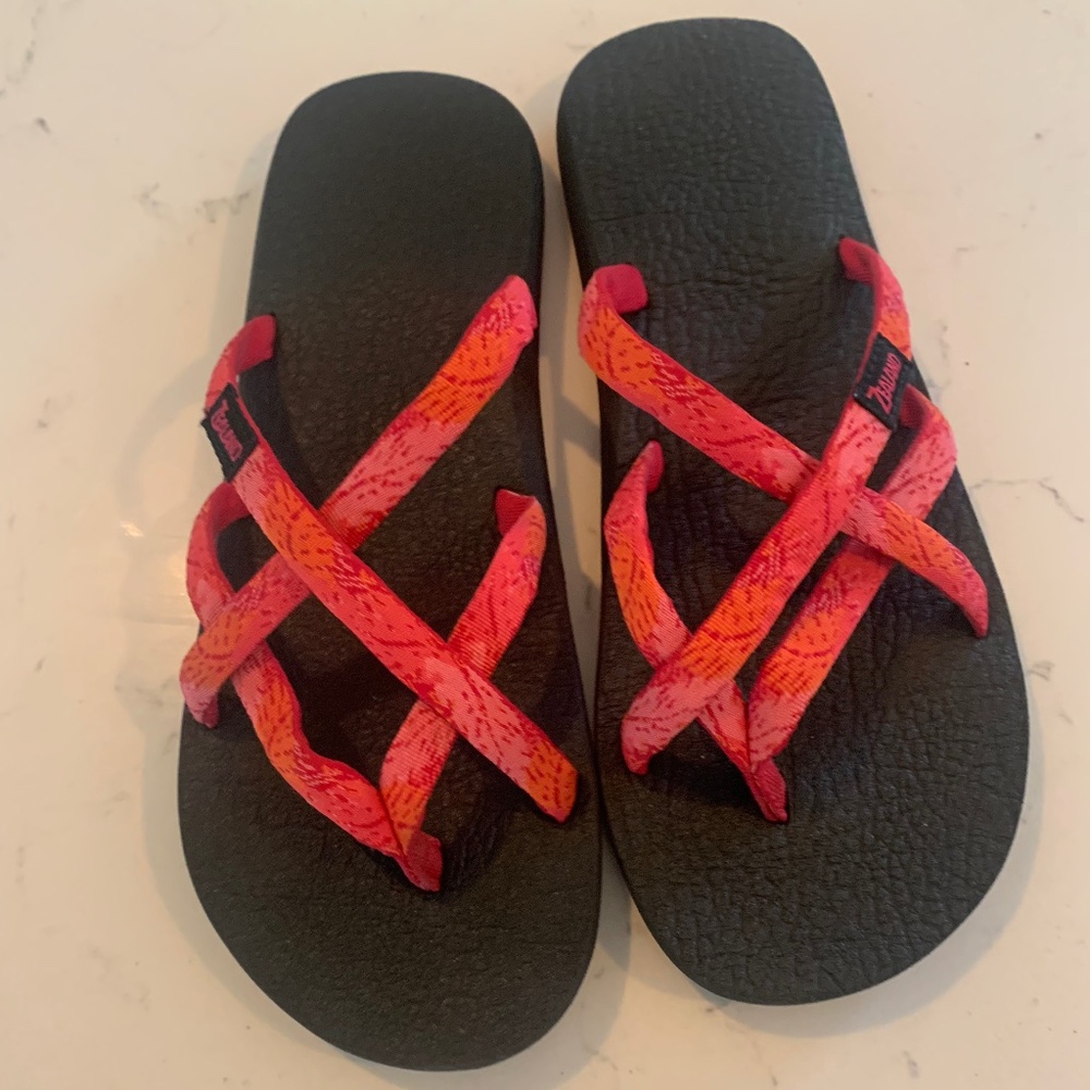 Women’s Crisscross Strap Sandals - Hot Pink/Orange